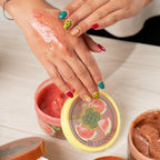 Comba de la Belleza: Mantequilla + exfoliante + agua de rosas